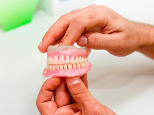 próteses dentárias